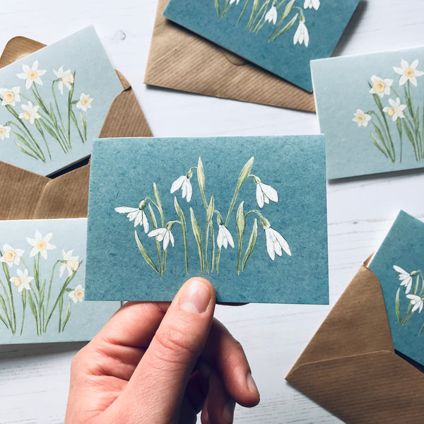Load image into Gallery viewer, Set of Mini A7 Notecards With Spring Flower Illustrations